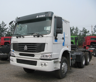 420Hp Tractor truck-SinoTruk HOWO-ZZ4257V3241W 